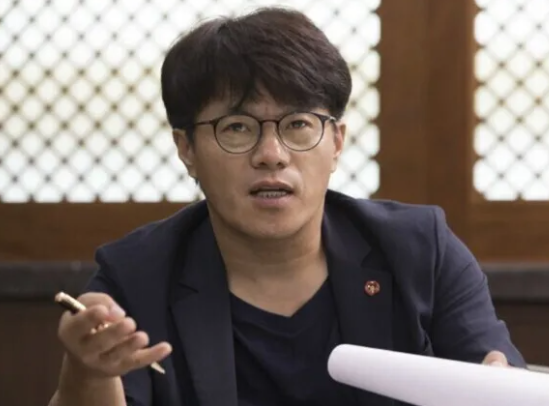 강의하고있는박구용교수